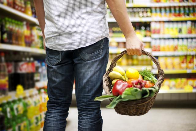 The set of three studies converges on the idea that consumers hold an implicit belief that healthy foods are less filling than unhealthy foods. (Shutterstock)