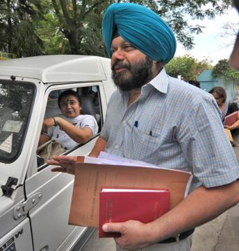Chandigarh education department team outside Stepping Stone School in Sector 38, Chandigarh. (Ravi Kumar/HT Photo) Chandigarh education department team outside Stepping Stone School in Sector 38, Chandigarh. (Ravi Kumar/HT Photo)