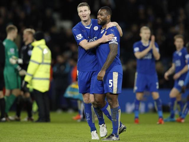 Manchester City's Joe Hart and Leicester City's Jamie Vardy exchange words at the end of their EPL game at King Power Stadium on December 29, 2015. (Reuters Photo) Manchester City's Joe Hart and Leicester City's Jamie Vardy exchange words at the end of their EPL game at King Power Stadium on December 29, 2015. (Reuters Photo)
