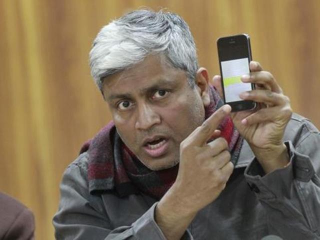 Ashutosh alleged this was evidence that Jaitley used his political clout as leader of opposition in the Rajya Sabha to interfere in an ongoing investigation. (HT File Photo) Ashutosh alleged this was evidence that Jaitley used his political clout as leader of opposition in the Rajya Sabha to interfere in an ongoing investigation. (HT File Photo)