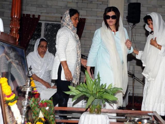 Bollywood actor Sarika attends a prayer meet for the late actor Sadhana Nayyar in Mumbai on December 28, 2015. (AFP) Bollywood actor Sarika attends a prayer meet for the late actor Sadhana Nayyar in Mumbai on December 28, 2015. (AFP)