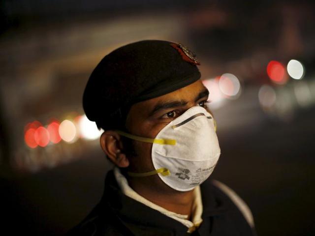 The Met office predicted the air quality to be between “moderate to very poor” in the next few days — a small improvement.(REUTERS)