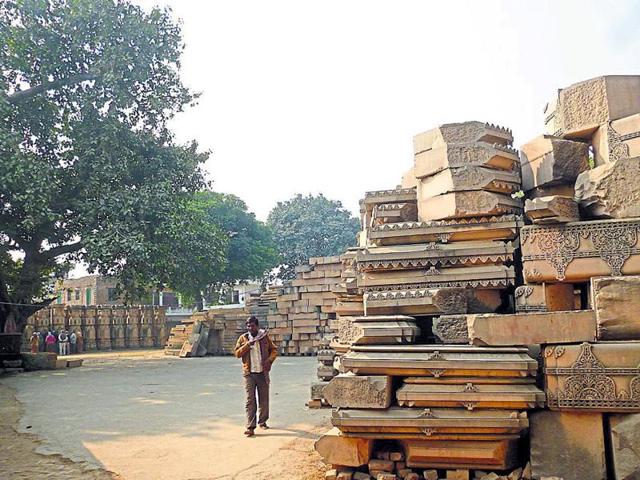 Arrival of a fresh load of stones from Rajasthan at the disputed Ram Janmabhumi-Babri Masjid site earlier this week once again swung the spotlight onto the temple controversy.(HT Photo)