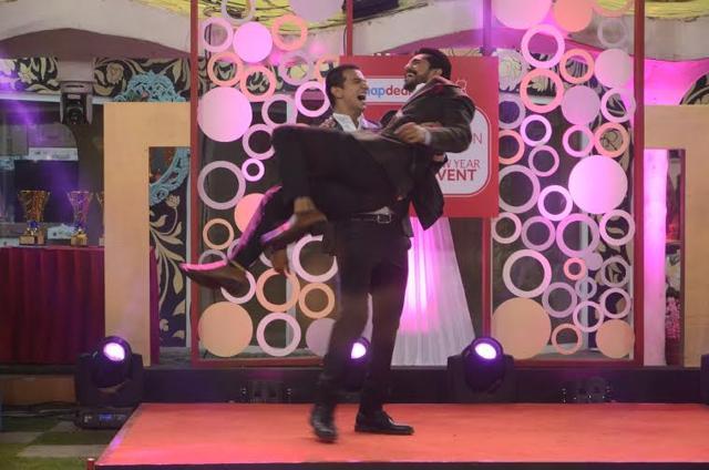 Prince and Suyyash celebrate their award. (Colors) Prince and Suyyash celebrate their award. (Colors)