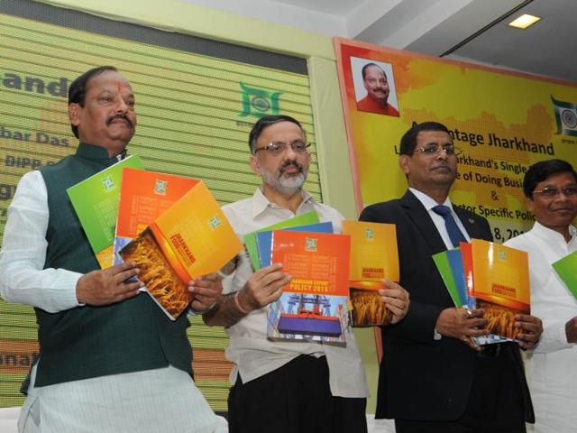 The Raghubar Das government’s rationalisation of labour laws, tax system and other institutional and structural changes to woo investors failed to attract investments as expected. (Diwakar Prasad/HT File Photo) The Raghubar Das government’s rationalisation of labour laws, tax system and other institutional and structural changes to woo investors failed to attract investments as expected. (Diwakar Prasad/HT File Photo)