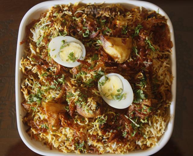 Chicken Dim Biryani at Charminar (Photo: Satish Bate / Hindustan Times)