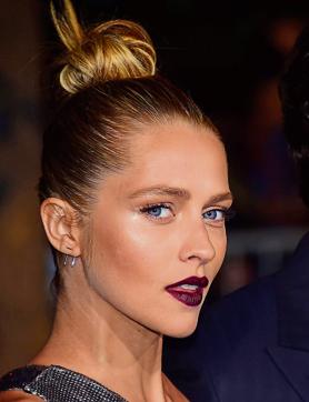 Teresa Palmer poses on arrival for the premiere of the film 'Point Break' in Hollywood, California on December 15, 2015. (AFP) Teresa Palmer poses on arrival for the premiere of the film 'Point Break' in Hollywood, California on December 15, 2015. (AFP)