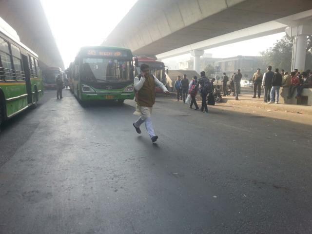A number of people opted for public transport in a bid to express support for the scheme. (Burhaan Kinu/HT Photo) A number of people opted for public transport in a bid to express support for the scheme. (Burhaan Kinu/HT Photo)