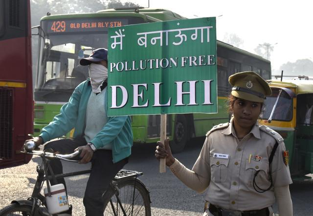 Public transport is crucial to the success of the odd-even formula. (Arvind Yadav/HT Photo) Public transport is crucial to the success of the odd-even formula. (Arvind Yadav/HT Photo)