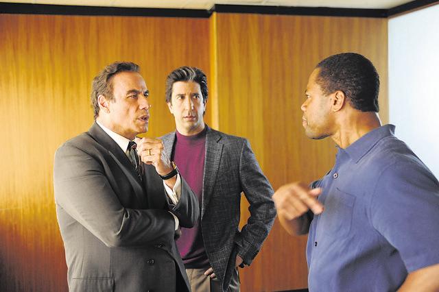 THE PEOPLE v. O.J. SIMPSON: AMERICAN CRIME STORY "From the Ashes of Tragedy" Episode 101 (Airs Tuesday, February 2, 10:00 pm/ep) -- - Pictured: (l-r) John Travolta as Robert Shapiro, David Schwimmer as Robert Kardashian, Cuba Gooding, Jr. as O.J. Simpson. CR: Ray Mickshaw/FX