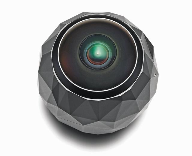 Getting real: Virtual reality cameras are going to be in our hands (and on our heads) this year. Getting real: Virtual reality cameras are going to be in our hands (and on our heads) this year.