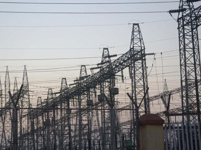 The power ministry has finalised a cabinet note to amend the electricity act 2003 and incorporate a provision to buy 100% of power generated from municipal solid waste among others. The act as of now provides for purchase of electricity from only two renewable energy sources — wind and solar. (HT File Photo) The power ministry has finalised a cabinet note to amend the electricity act 2003 and incorporate a provision to buy 100% of power generated from municipal solid waste among others. The act as of now provides for purchase of electricity from only two renewable energy sources — wind and solar. (HT File Photo)