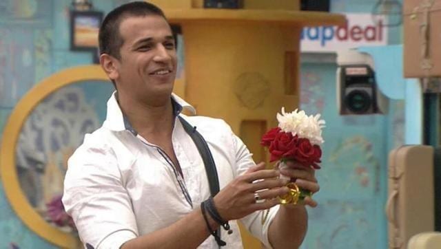 Prince Narula proposing to Nora inside the Bigg Boss 9 house. (Colors) Prince Narula proposing to Nora inside the Bigg Boss 9 house. (Colors)