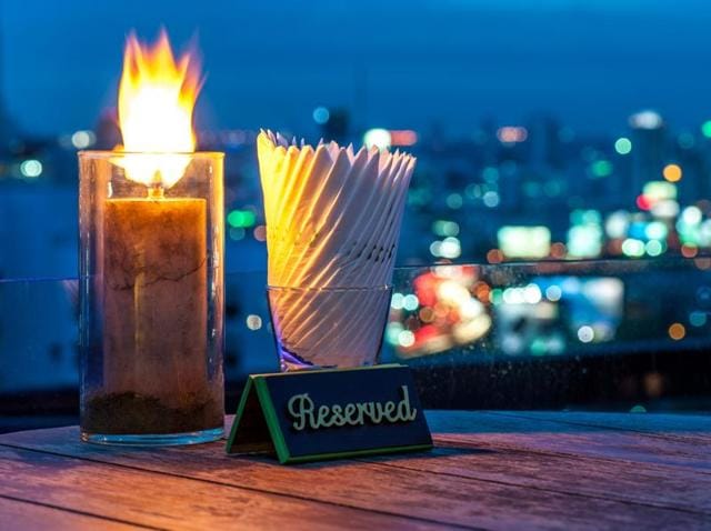 A lot of Delhi restaurants were in a fix during New Year’s Eve, when diners didn’t show up after making reservations.(Shutterstock)