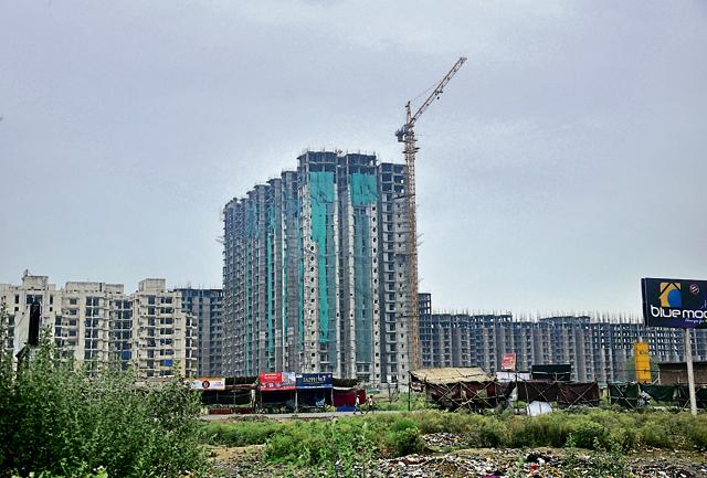 Under construction and ready-to-move-in projects in Raj Nagar Extension and other areas of Ghaziabad such as Vaishali, Indirapuram and Kaushambi may continue to see traction this year. (Sakib Ali)