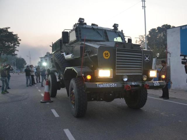 The operations resumed on Monday after the pre-dawn attack on Saturday saw security forces clash with alleged operators of the Jaish-e-Mohammed (JeM) till Sunday evening.(Sameer Sehgal/ Hindustan Times)