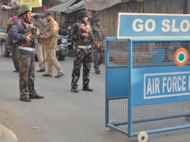An Indian Air Force soldier takes up position outside Air force base on the perimeter of an airforce base in Pathankot on January 3, 2016. (Sameer Sehgal / Hindustan Times) An Indian Air Force soldier takes up position outside Air force base on the perimeter of an airforce base in Pathankot on January 3, 2016. (Sameer Sehgal / Hindustan Times)