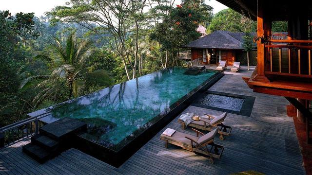 This idyllic resort in Bali comes highly recommended by readers of “Condé Nast Traveller UK,” who voted the retreat the best destination spa of 2015. (www.comohotels.com) This idyllic resort in Bali comes highly recommended by readers of “Condé Nast Traveller UK,” who voted the retreat the best destination spa of 2015. (www.comohotels.com)
