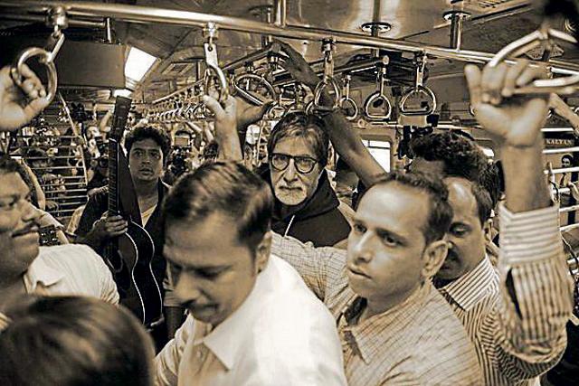 Amitabh Bachchan rides the local.