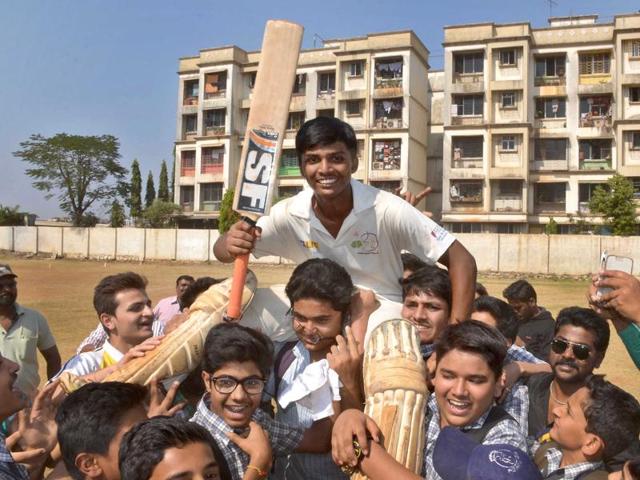 Mumbai teenager Pranav Dhanawade became the first cricketer ever to notch up a four-figure score by smashing an unbeaten knock of 1,009 in an inter-school tournament. (HT Photo) Mumbai teenager Pranav Dhanawade became the first cricketer ever to notch up a four-figure score by smashing an unbeaten knock of 1,009 in an inter-school tournament. (HT Photo)