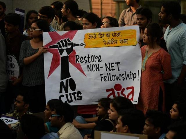 Students protesting research funding cuts. (Photo: Akhil Kumar/Facebook) Students protesting research funding cuts. (Photo: Akhil Kumar/Facebook)