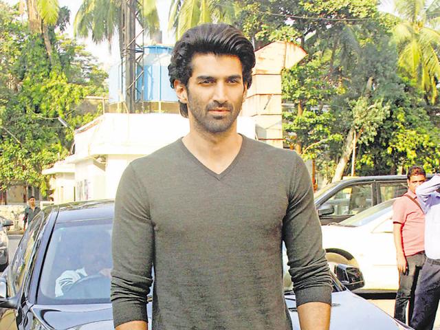 Aditya Roy Kapur outside a Juhu theatre in Mumbai. (Photos: pramod thakur/ht) 