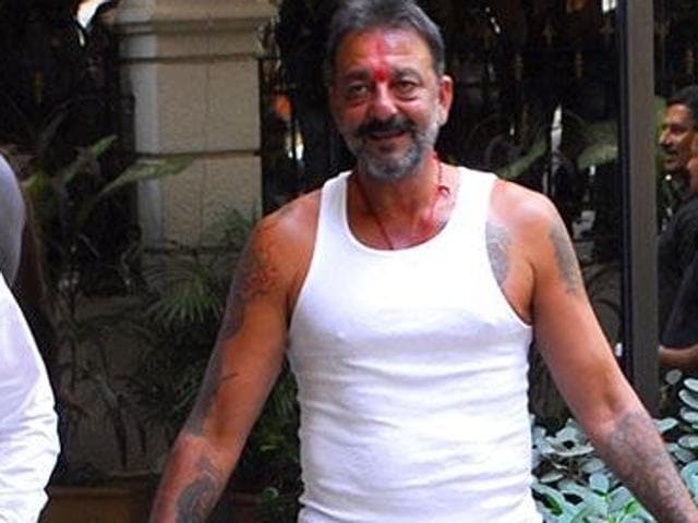 Coming out of Pune’s Yerwada jail, in January 2015, on fourteen days parole,Sanjay Dutt said he had lost 18 kilos since the day he went behind the bars. Coming out of Pune’s Yerwada jail, in January 2015, on fourteen days parole,Sanjay Dutt said he had lost 18 kilos since the day he went behind the bars.