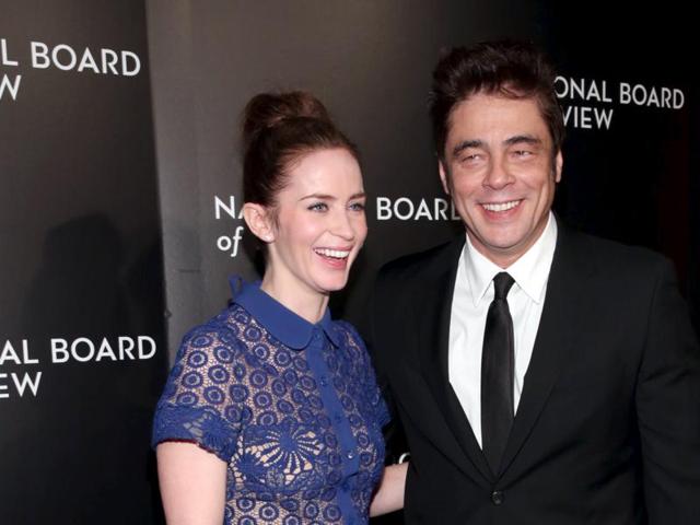 Actors Emily Blunt and Benicio del Toro who co-starred in Sicario, attend The National Board of Review Gala in NYC. (REUTERS) 