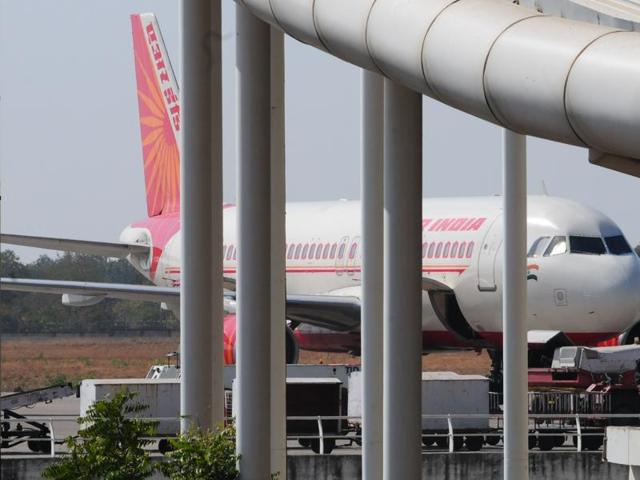 The glitch occurred at the time of landing at about 7.30 am. (Mujeeb Faruqui/ HT photo)