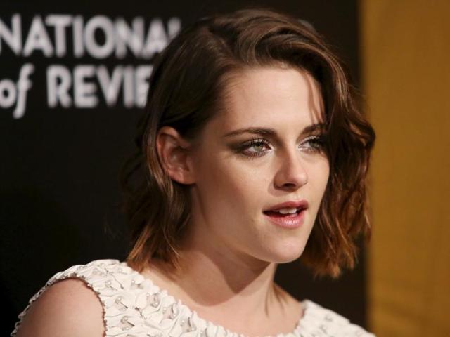Twilight star Kristen Stewart attends The National Board of Review Gala in New York. (REUTERS) 