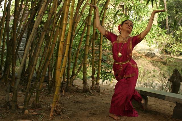 Sarukkai’s performances are the marriage of two different schools of dance — the Tanjavur school and the Vazhuvoor school Sarukkai’s performances are the marriage of two different schools of dance — the Tanjavur school and the Vazhuvoor school