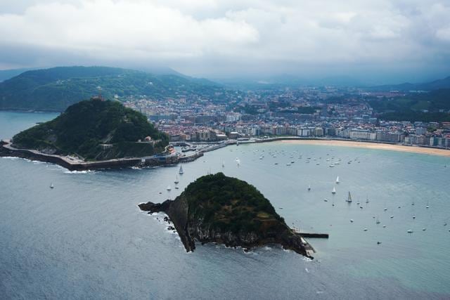 In autumn, the island is accessible by foot at low tide. (Shutterstock) In autumn, the island is accessible by foot at low tide. (Shutterstock)