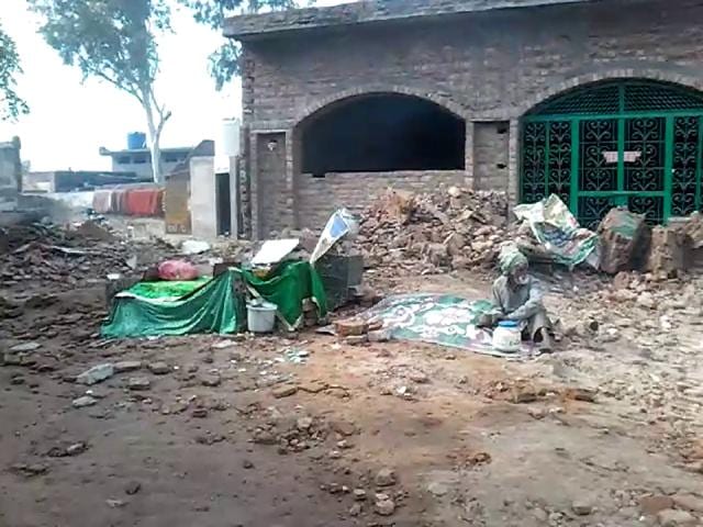 The ‘mazar’ (shrine) of Peer Baba Abdul Shah which was demolished by some Sikh activists on Thursday. (HT Photo) The ‘mazar’ (shrine) of Peer Baba Abdul Shah which was demolished by some Sikh activists on Thursday. (HT Photo)