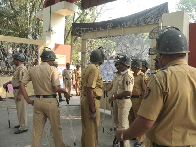 Police deployed outside the FTII campus as Chauhan participated in a meeting of the FTII society. (HT photo)