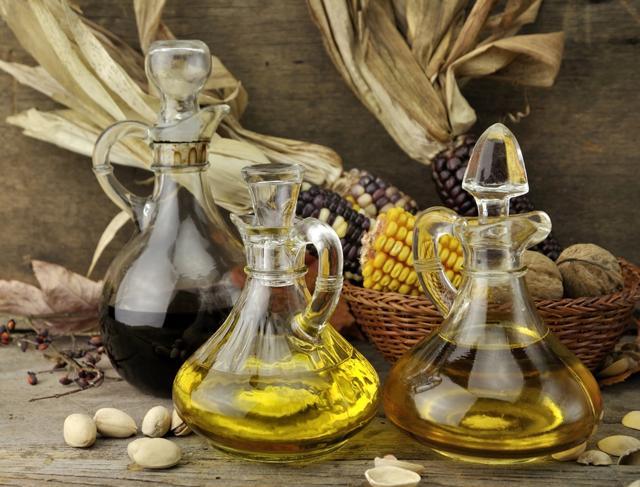 Good fats like monounsaturated fats and omega-3 fatty acids which are found in olive oil, nuts and various seed oils should be consumed. (Shutterstock) Good fats like monounsaturated fats and omega-3 fatty acids which are found in olive oil, nuts and various seed oils should be consumed. (Shutterstock)