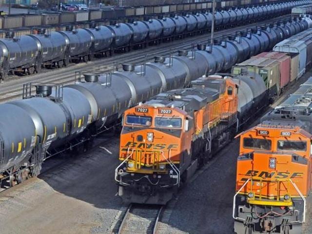 Oil prices plunged close to $33 a barrel on Thursday as crude extended losses on rising US energy stockpiles and China’s weakening currency. (AP File Photo) Oil prices plunged close to $33 a barrel on Thursday as crude extended losses on rising US energy stockpiles and China’s weakening currency. (AP File Photo)