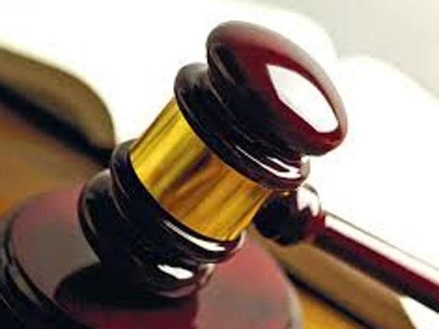 A local CBI court on Thursday turned down a plea of sub-inspector Surinder Kumar, one of the accused in Rs 70 lakh economic offences wing (EOW) graft case, regarding the release of his mobile phone and identity card. (HT Photo) A local CBI court on Thursday turned down a plea of sub-inspector Surinder Kumar, one of the accused in Rs 70 lakh economic offences wing (EOW) graft case, regarding the release of his mobile phone and identity card. (HT Photo)