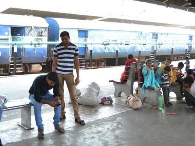 As per the schedule released on December 1, 2015, a total of 22 trains were cancelled anticipating foggy conditions in January.(HT Photo)