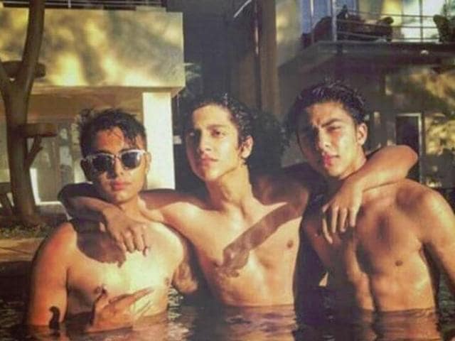 Aryan Khan (right) with his friends in a pool.(Instagram/Aryan Khan)