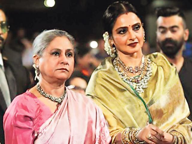 When Rekha And Jaya Bachchan Came Face To Face And Hugged | Bollywood ...