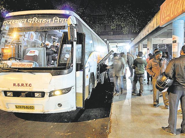 Distressed passengers are paying between Rs 3,000 and Rs 4,500 for a one-way trip to Delhi, almost double the Rs 2,500 in normal days.(Ravi Kumar/HT Photo)