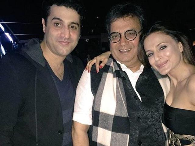 Look who else made it to Hrithik’s 42nd birthday bash? Filmmaker Subhash Ghai! He is seen here with actor Ameesha Patel (Twitter) Look who else made it to Hrithik’s 42nd birthday bash? Filmmaker Subhash Ghai! He is seen here with actor Ameesha Patel (Twitter)