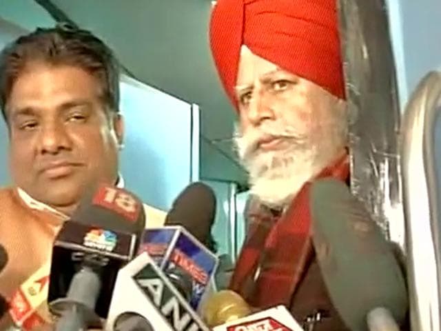 A three-member fact finding committee of BJP, which has been constituted to look into Malda incident, was on Monday detained at the Malda Railway Station and sent back by the district administration. (ANI) A three-member fact finding committee of BJP, which has been constituted to look into Malda incident, was on Monday detained at the Malda Railway Station and sent back by the district administration. (ANI)
