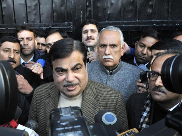 BJP leader and union minister Nitin Gadkari was supposed to address the rally in Malda on January 18 but the permission of the ground was denied. (Waseem Andrabi/HT Photo) BJP leader and union minister Nitin Gadkari was supposed to address the rally in Malda on January 18 but the permission of the ground was denied. (Waseem Andrabi/HT Photo)