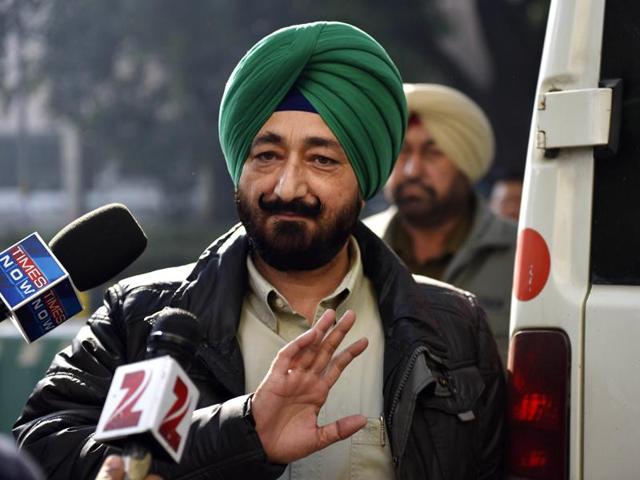 IAF commandos apprehend a suspicious man near the gate of Pathankot airbase on Wednesday. (PTI) IAF commandos apprehend a suspicious man near the gate of Pathankot airbase on Wednesday. (PTI)