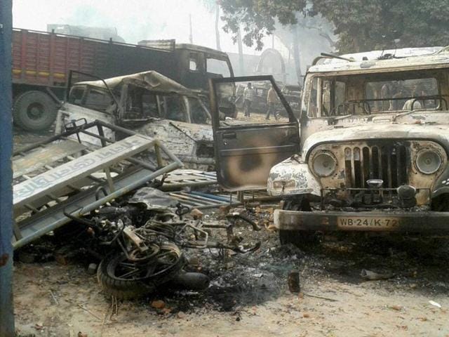 BJP MPs SS Ahluwalia(C), Bishnu Dayal Ram (L) and Bhupender Yadav addressing the media after their arrival in Malda district. Politicians should not derive capital out of the violence in the district, but instead learn from it.(PTI Photo)