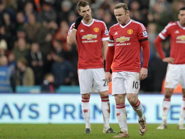 Manchester United's Anthony Martial and Wayne Rooney look dejected after Paul Dummett scored the third goal for Newcastle during their EPL game at St. James’ Park on January 12, 2016. (Reuters Photo) Manchester United's Anthony Martial and Wayne Rooney look dejected after Paul Dummett scored the third goal for Newcastle during their EPL game at St. James’ Park on January 12, 2016. (Reuters Photo)