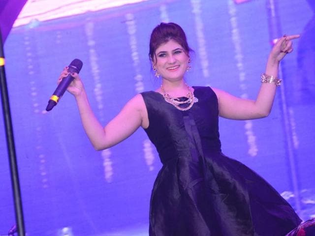 Singer Khushi Thakur performs at Saifai in up. (Courtesy Sughar Singh) 