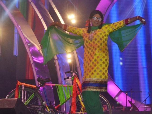 Gutthi aka Sunil Grover also entertained the audience at Saifai Mahotsav 2016. (Courtesy Sughar Singh) 