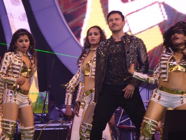 Saif Ali Khan also performed at Saifai Mahotsav 2016 in UP. (Courtesy Sughar Singh) 